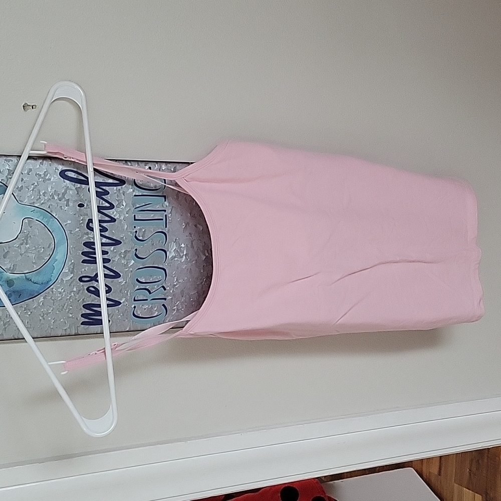 🌻 4 for $15 🌻 NWOT pink camisole shelf bra